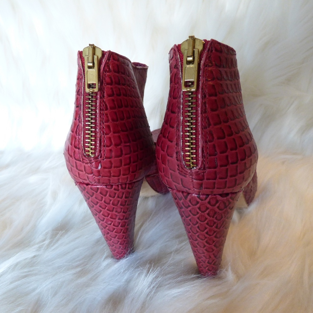 LOEFFLER RANDALL Sexy Red Semi Bootie Pumps 9 - Picture 6 of 6